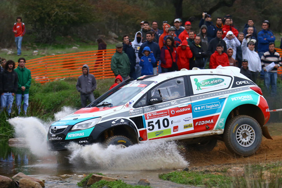 Portuguese champion leads the field